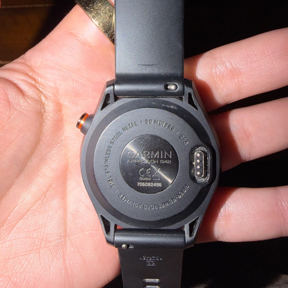 Garmin approach S42 golf watch. - Picture 2 of 5